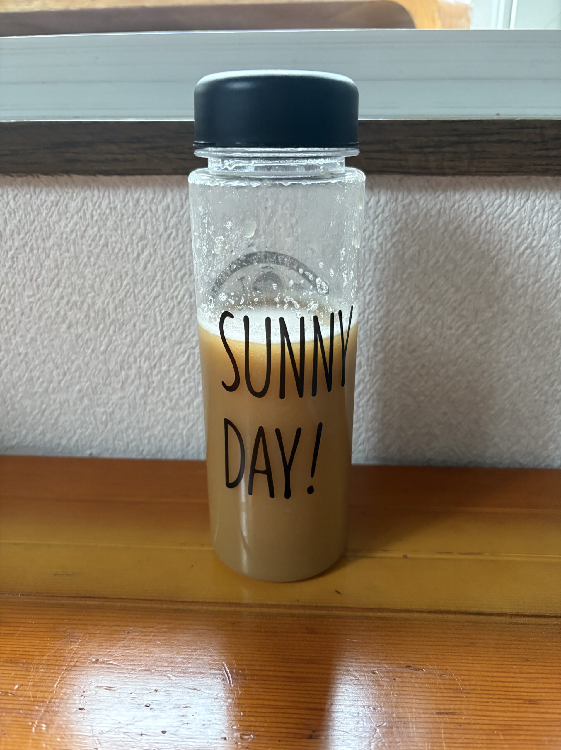 水に溶かしたそいっと。プロテイン